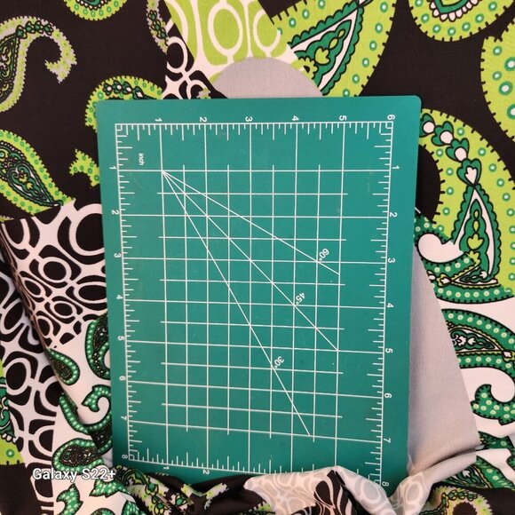 Green & Black Paisley & Abstract Stretch Polyester Knit Fabric 3 Yards X 57 Inch - Picture 5 of 7